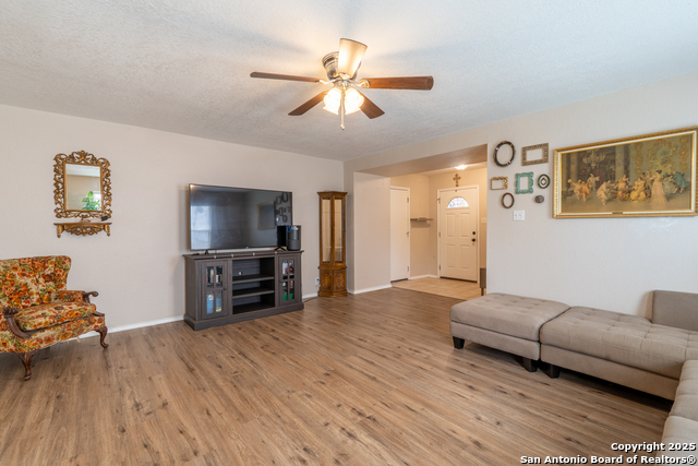 Image 6 of 25 For 3972 Trinity Trl