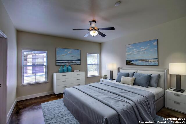 Listing photo id 9 for 2222 Gruene Lake