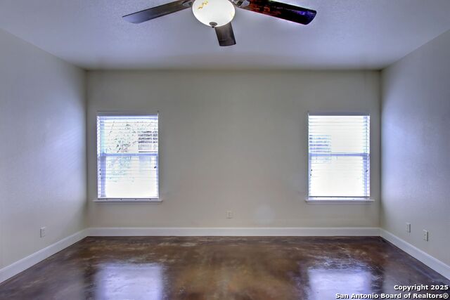 Listing photo id 16 for 2222 Gruene Lake