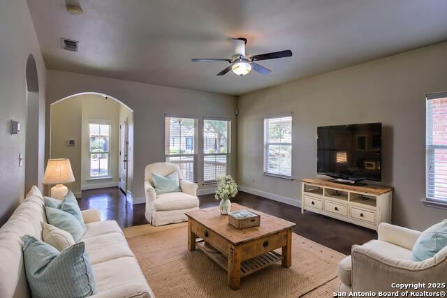 Listing photo id 0 for 2222 Gruene Lake