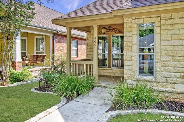 Listing photo id 19 for 2222 Gruene Lake