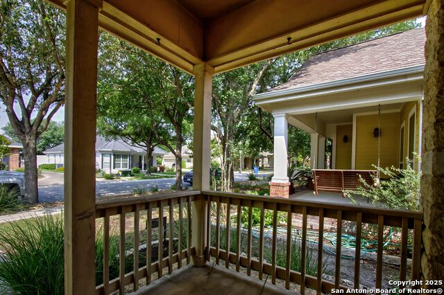 Listing photo id 20 for 2222 Gruene Lake