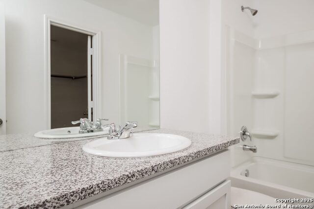 Image 10 of 16 For 2831 Millikan Dr