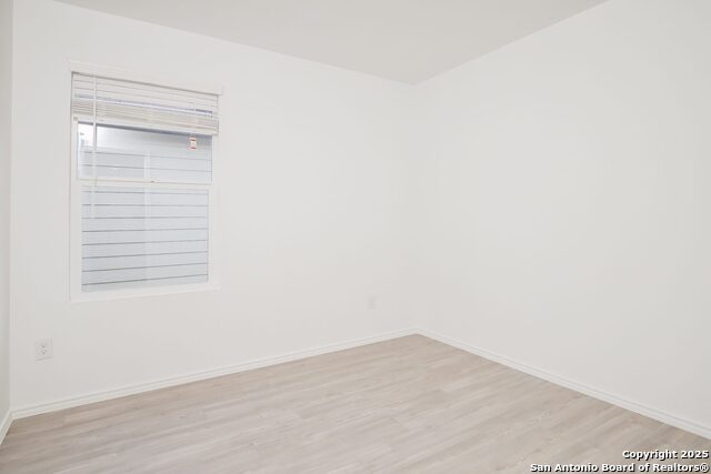 Image 11 of 16 For 2831 Millikan Dr