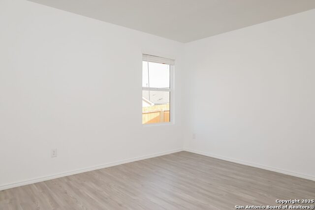 Image 13 of 16 For 2831 Millikan Dr