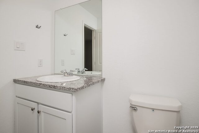 Image 14 of 16 For 2831 Millikan Dr