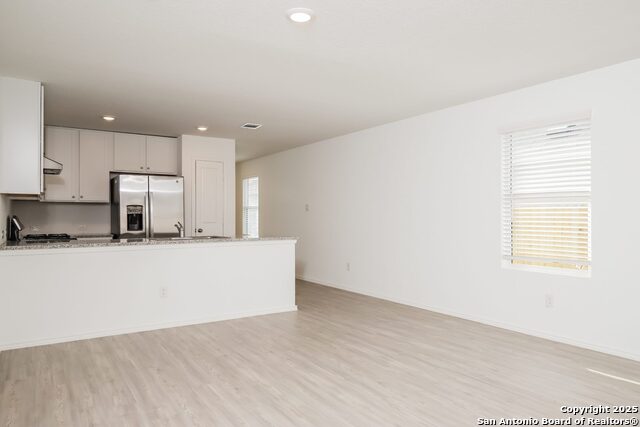 Image 5 of 16 For 2831 Millikan Dr