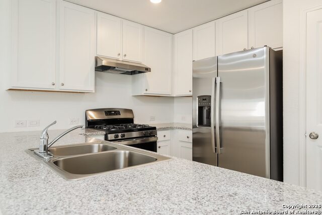Image 6 of 16 For 2831 Millikan Dr