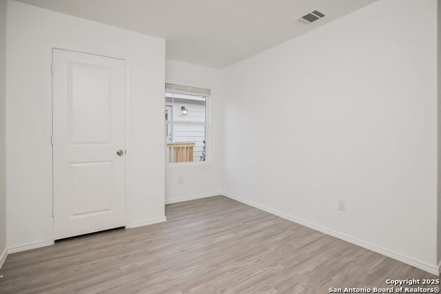 Image 9 of 16 For 2831 Millikan Dr