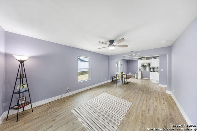 Listing photo id 0 for 1437 Avant