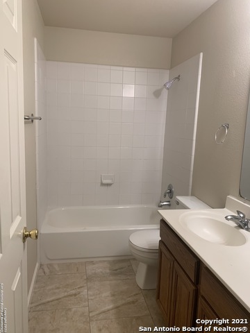 Image 18 of 19 For 8711 Redwood