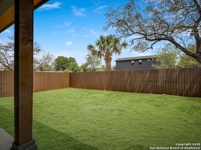 Listing photo id 32 for 1947 West French Place