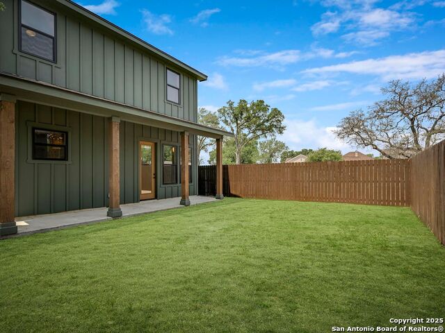 Listing photo id 33 for 1947 West French Place