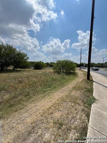 Image 6 of 9 For 5557 Larkdale Dr