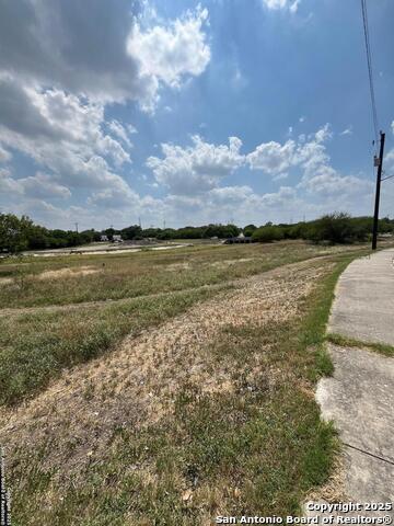 Image 8 of 9 For 5557 Larkdale Dr