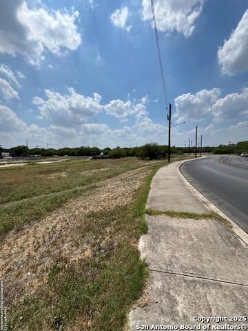 Image 9 of 9 For 5557 Larkdale Dr