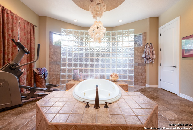 Image 14 of 28 For 10402 Oak Forest Way