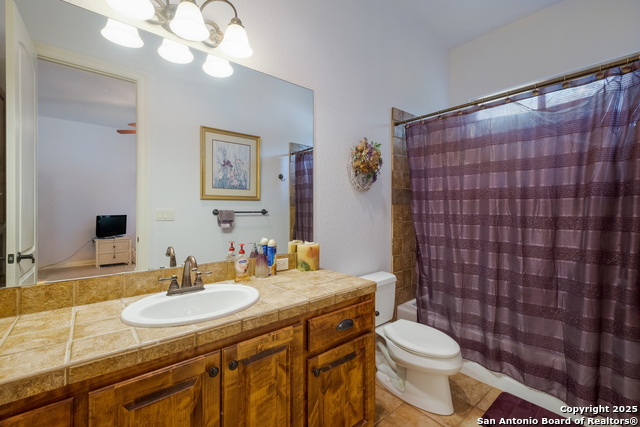 Image 19 of 28 For 10402 Oak Forest Way