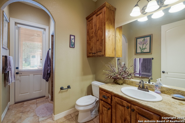 Image 21 of 28 For 10402 Oak Forest Way