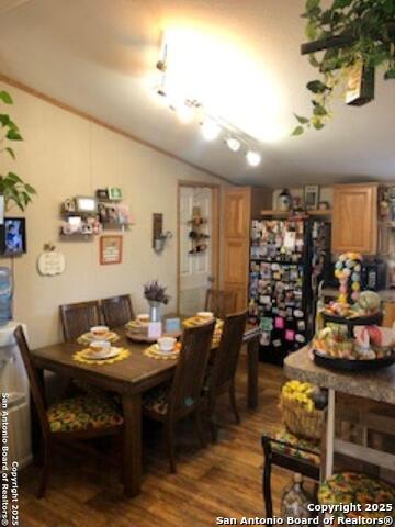 Listing photo id 5 for 1188 Haeckerville Rd