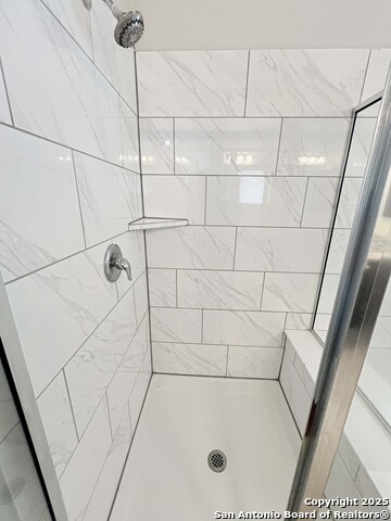 Listing photo id 39 for 14203 Sam Houston