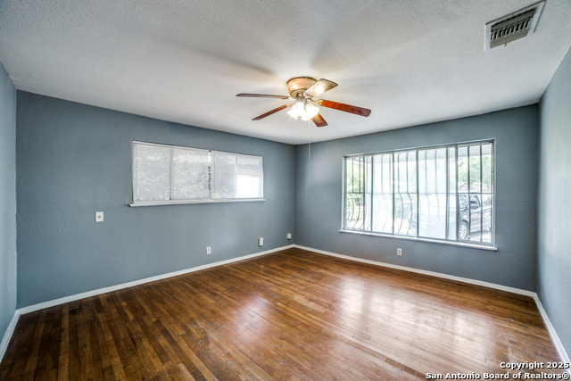 Listing photo id 0 for 523 Bangor  