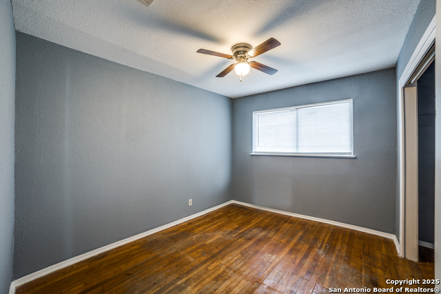 Listing photo id 5 for 523 Bangor  