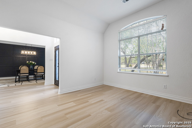 Listing photo id 24 for 537 Cr 6868 E