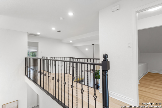 Listing photo id 26 for 537 Cr 6868 E