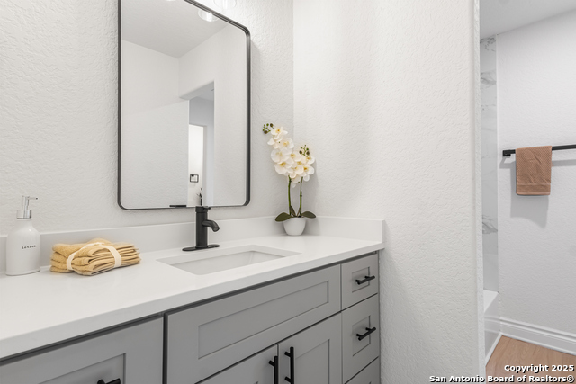 Listing photo id 36 for 537 Cr 6868 E