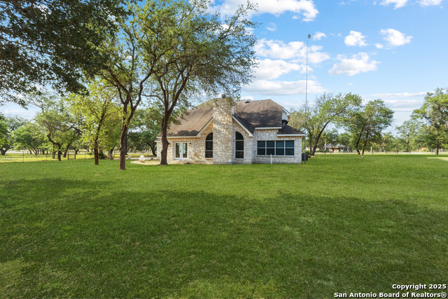 Listing photo id 43 for 537 Cr 6868 E
