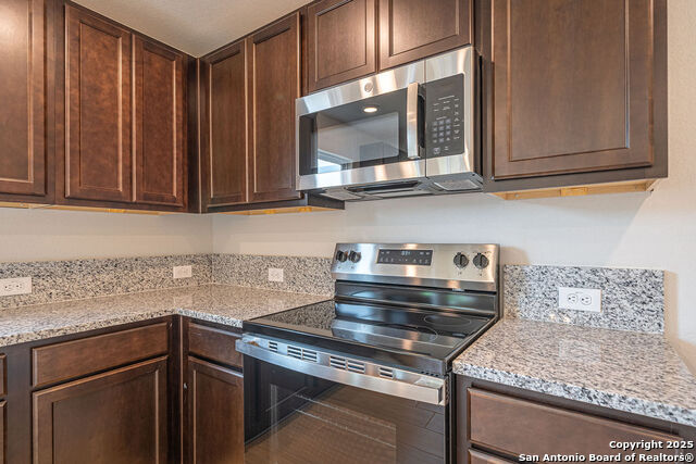 Image 17 of 34 For 300 Martindale W