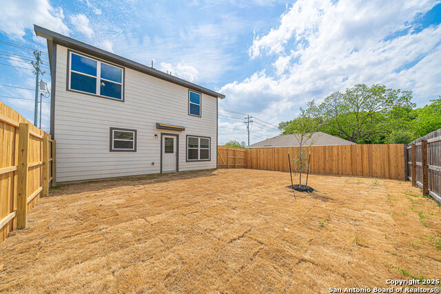 Image 31 of 34 For 300 Martindale W