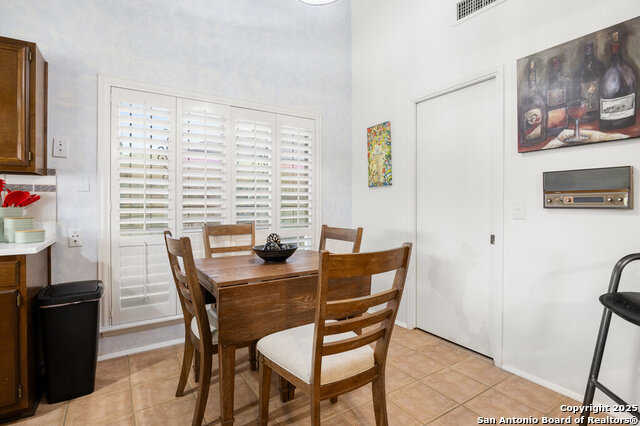 Listing photo id 8 for 5006 Las Campanas