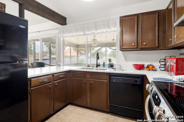 Listing photo id 10 for 5006 Las Campanas