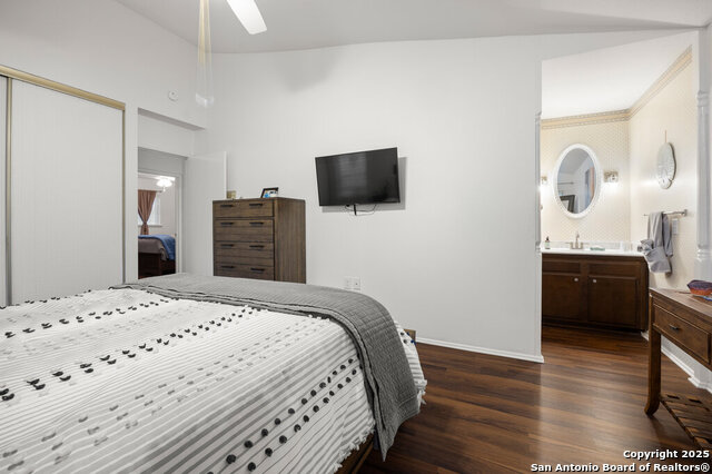 Listing photo id 14 for 5006 Las Campanas