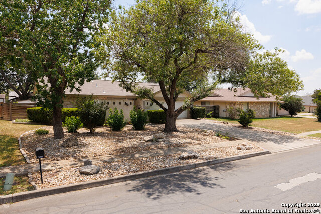 Listing photo id 1 for 5006 Las Campanas
