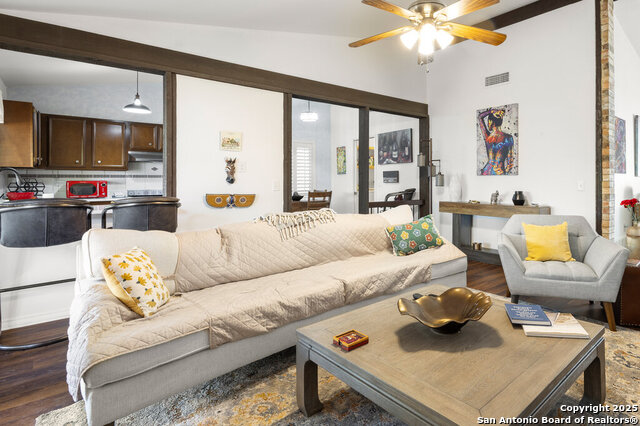 Listing photo id 6 for 5006 Las Campanas