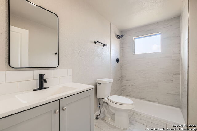 Listing photo id 10 for 506 Hot Wells