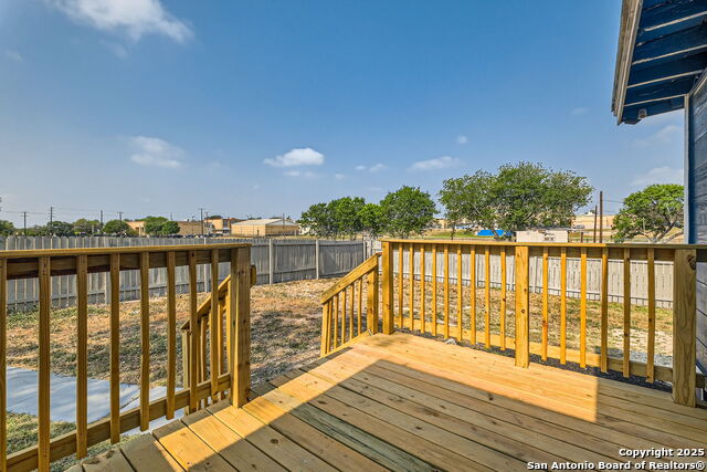 Listing photo id 21 for 506 Hot Wells