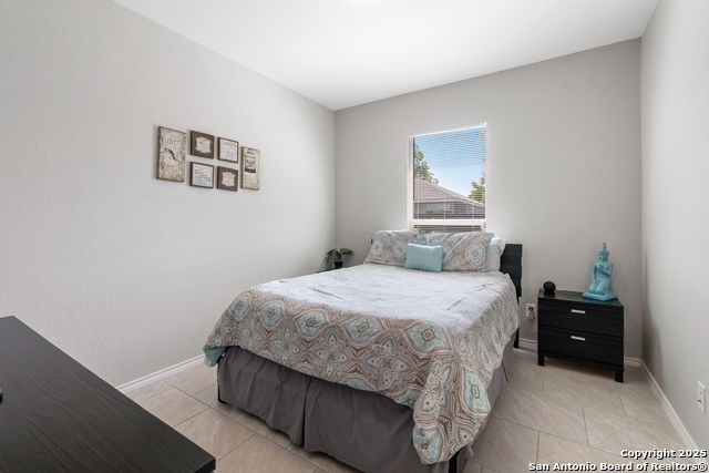 Image 17 of 33 For 422 42nd  
