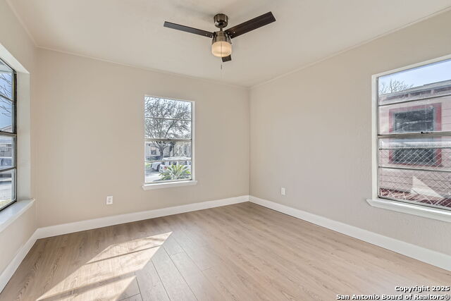 Listing photo id 14 for 143 Bradford