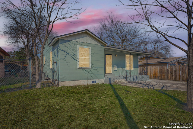 Listing photo id 0 for 143 Bradford