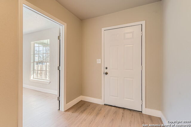 Listing photo id 3 for 143 Bradford
