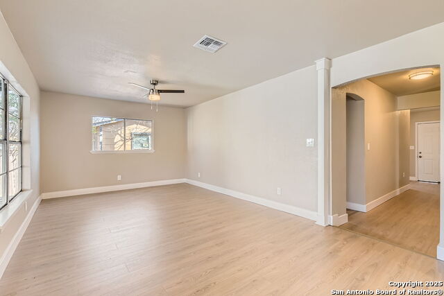 Listing photo id 4 for 143 Bradford