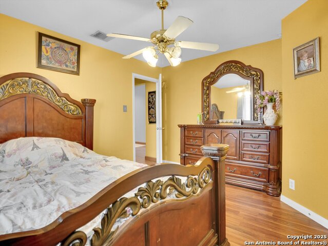 Listing photo id 13 for 7142 Coral Spgs