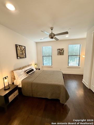 Image 4 of 12 For 808 Carson St E 102