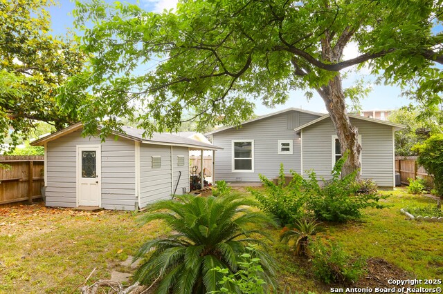 Image 18 of 18 For 551 Mayfield E
