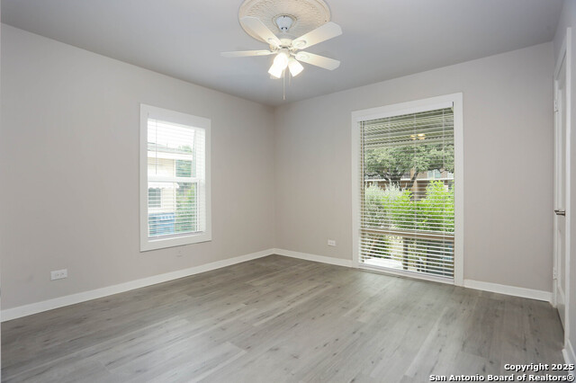 Image 5 of 18 For 551 Mayfield E