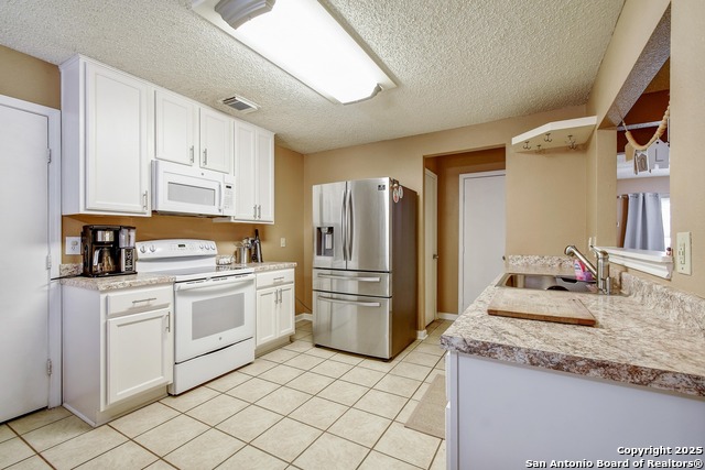 Image 7 of 30 For 9311 Bowen Dr.